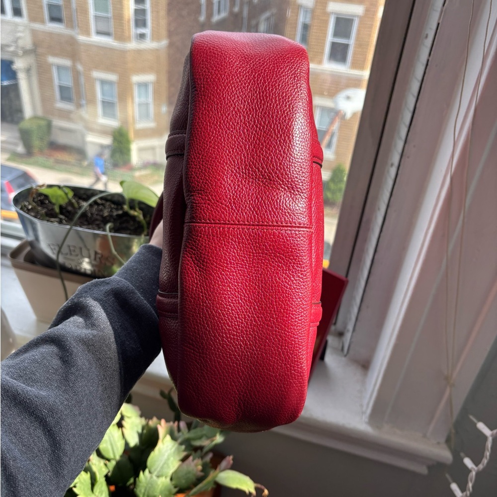 Beautiful Like-New Red Coach Purse With Crossbody Strap Pebble Leather Handbag - Picture 8 of 12